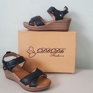 Fashion Black Sandal - Size 6.5